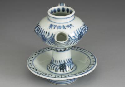 图片[2]-Lamp with floral decoration in underglaze blue, Ming dynasty, Xuande reign (1426-1435)-China Archive